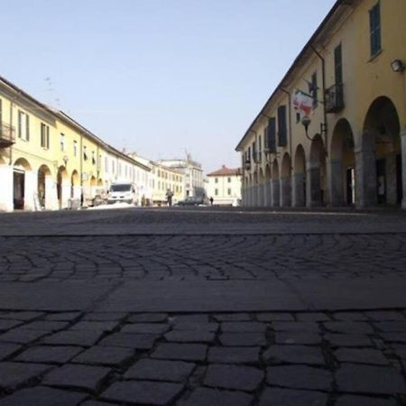 Rocks Appartamenti I Portici Nel Centro Storico! Melzo Ngoại thất bức ảnh